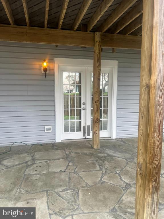 Building Photo - 9138 Mineola Ct