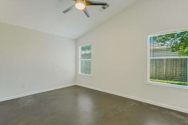 Building Photo - 11518 James B Connolly Ln