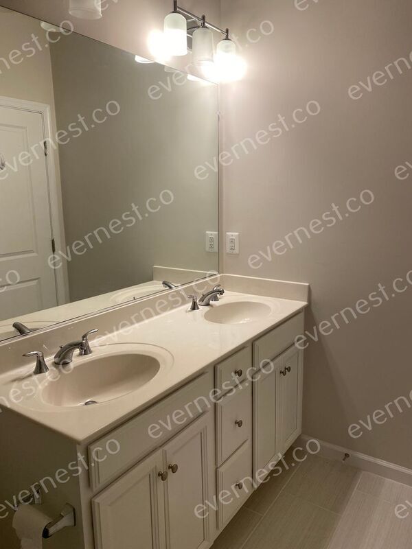 Building Photo - 1802 Sag Harbor Ln