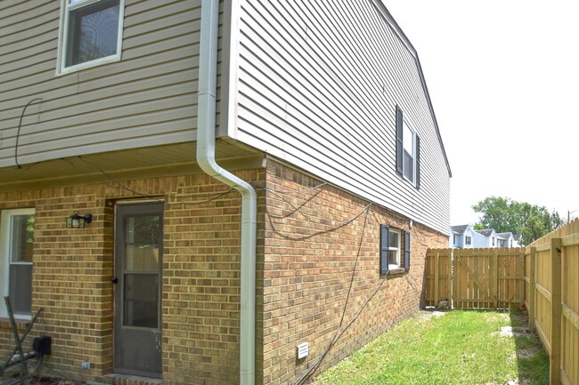 Building Photo - 3BR/1.5BA Home – Great Norfolk Location!