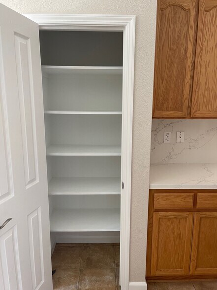 Building Photo - 5419 Benttree Way