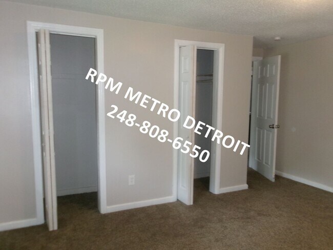 Building Photo - UPDATED COLONIAL HOME IN DETROIT