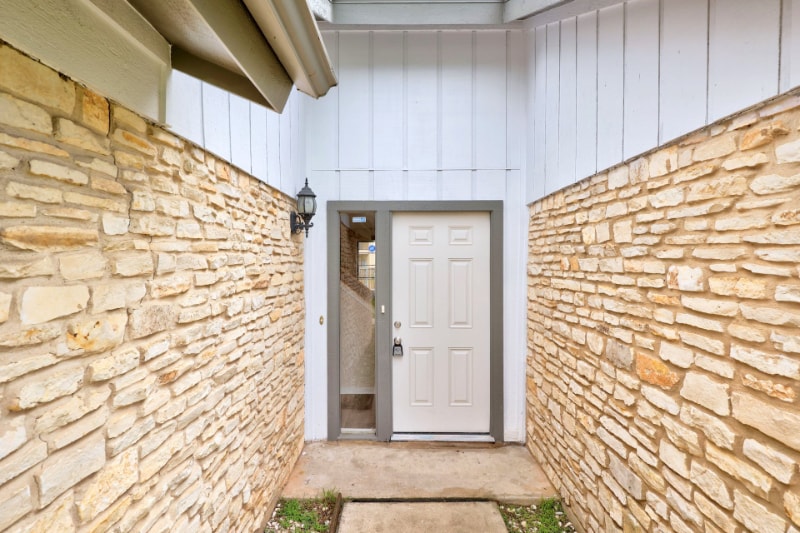 Building Photo - 200 Woodmont Dr