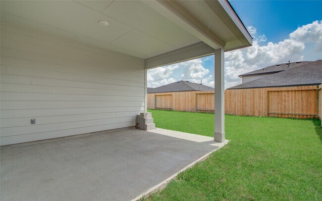 Building Photo - 7911 Murciana Dr