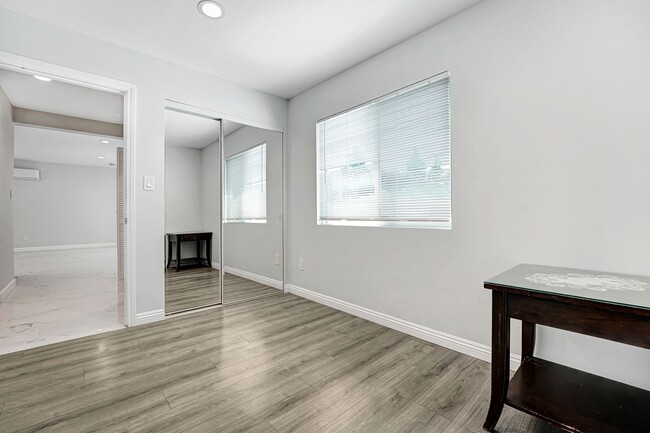 Building Photo - Private & Renovated 2-Bedroom Guest House in Prime Granada Hills Location