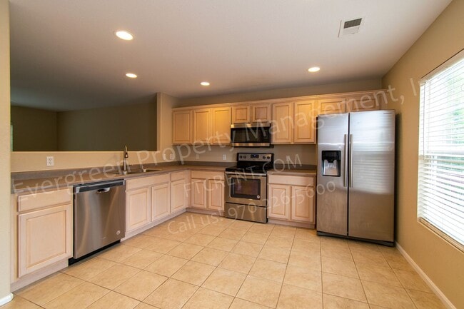 Building Photo - 6714 Autumn Ridge Dr