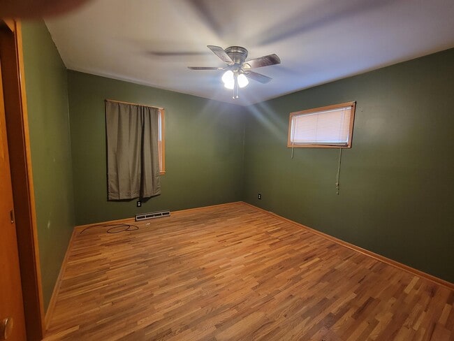 Building Photo - 1544 2nd Ave SW