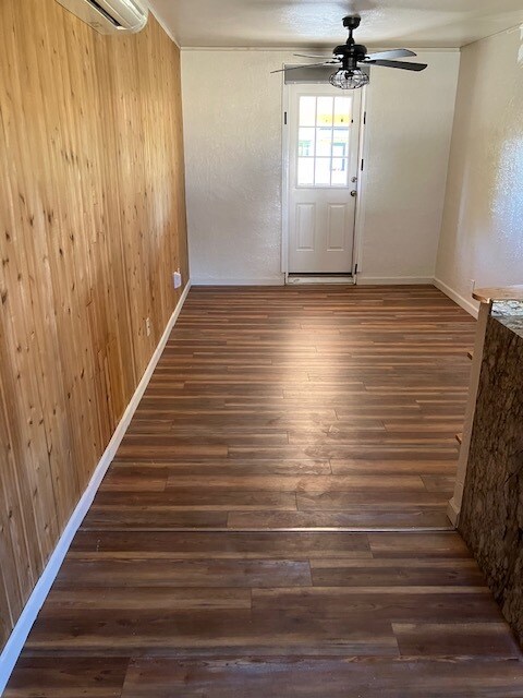 Living Room - 1409 N Fife St