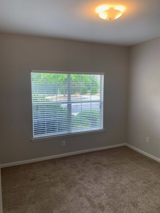 Building Photo - Longleaf Villas