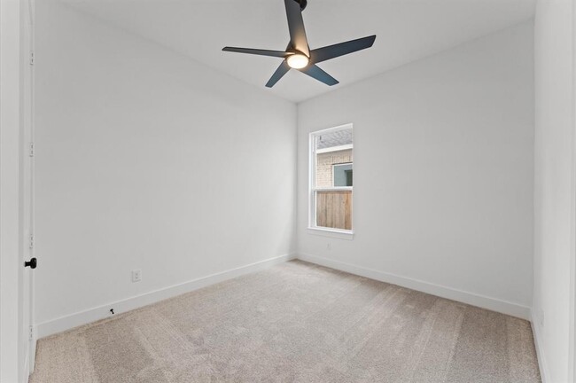 Building Photo - 8218 Sherman Pk Trl