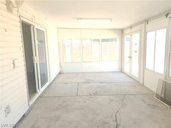Building Photo - 1213 Virgil St