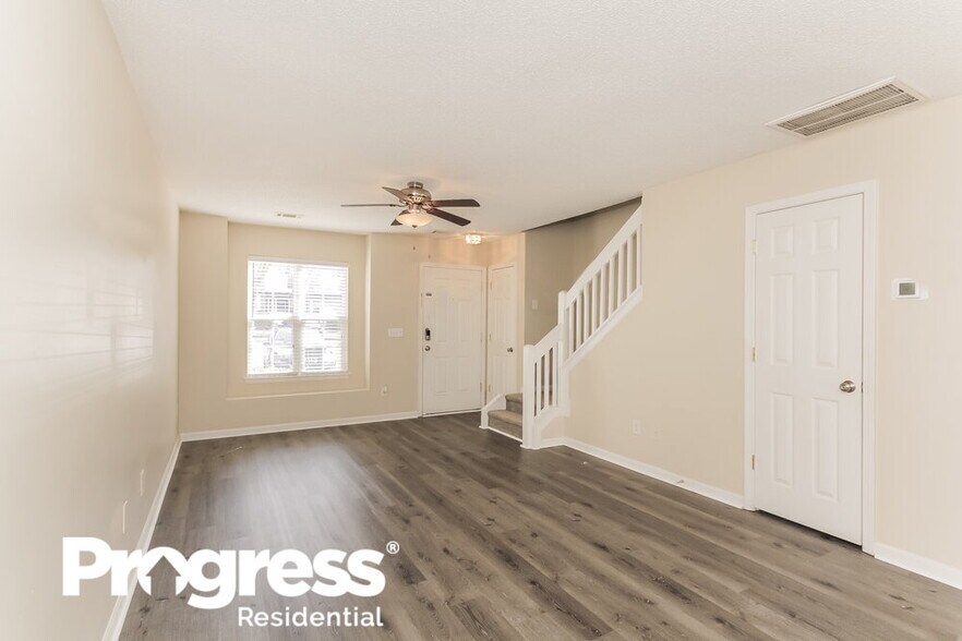 Building Photo - 17113 Greenlawn Hills Ct