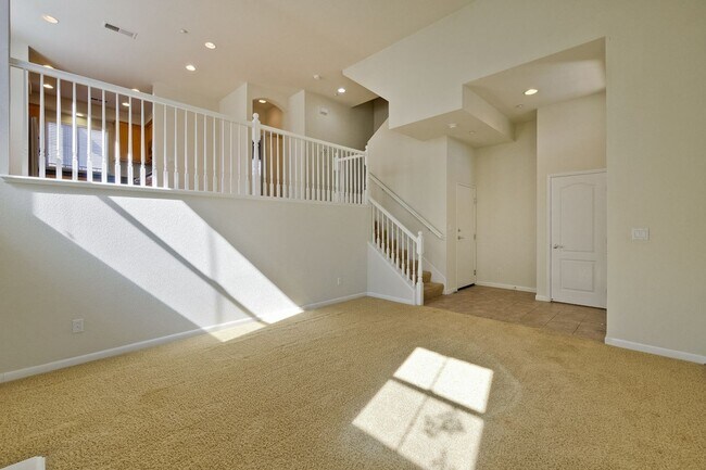Building Photo - Wow! What a Great Home! Available Now!