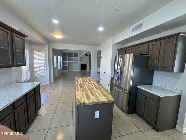 Building Photo - 485 Jeweled Mesa Ct