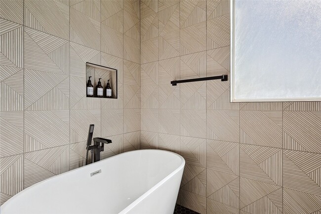 Building Photo - 5615 Teal Ct