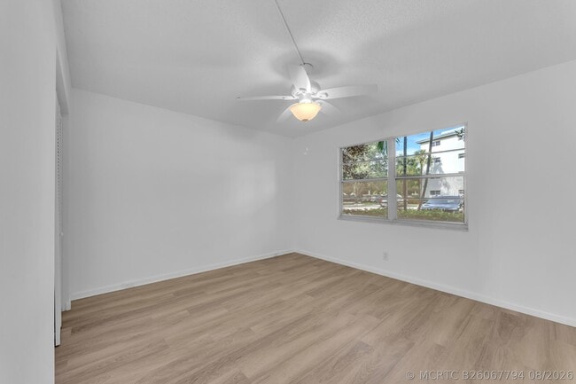 Building Photo - 3003 Portofino Isle