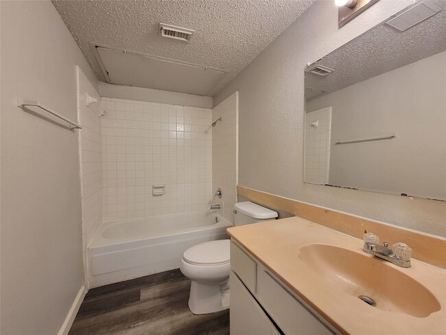 Building Photo - 10315 Limestone Dr