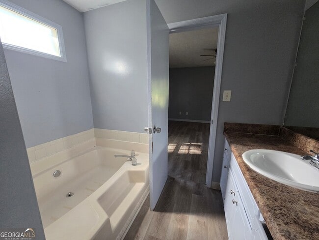 Building Photo - 6577 Ardmoor Dr