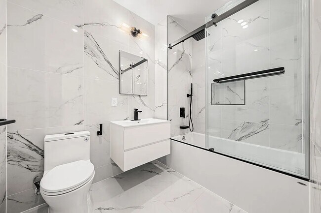 Building Photo - 110 Reade St