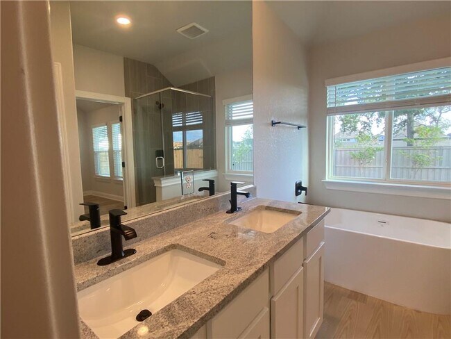 Building Photo - 104 Periwinkle Ln
