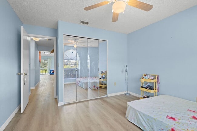 Building Photo - beautiful Sarasota 3 bedroom 2 bathroom ho...