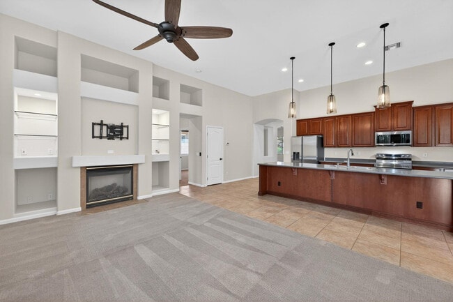 Building Photo - 4385 S Crosscreek Dr