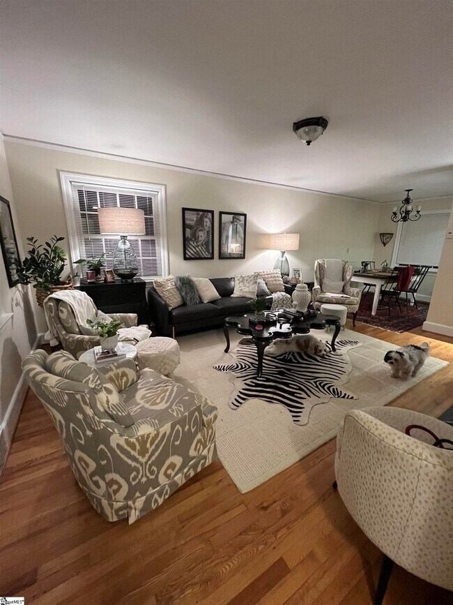 Building Photo - 10 Buist Ave