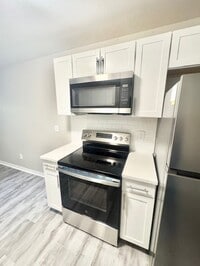 Building Photo - 601 Skyview Dr