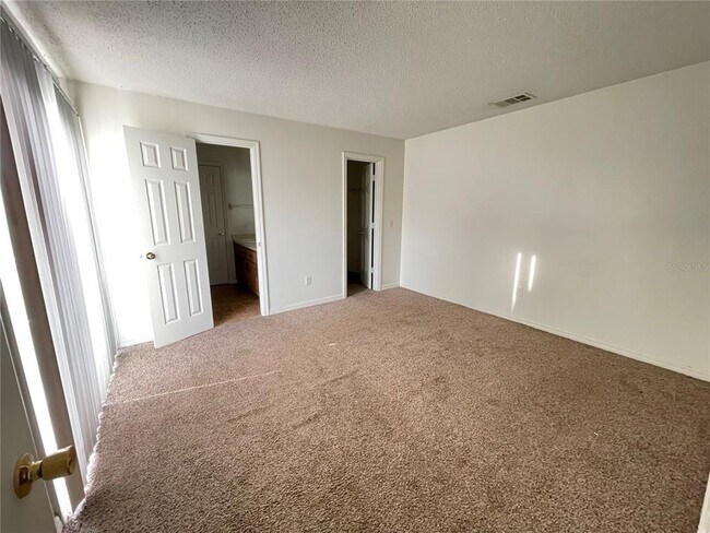 Building Photo - 1193 CR 463