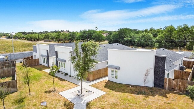 Building Photo - 11003 N 36th Ln