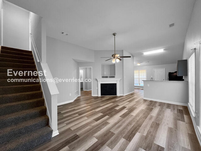 Building Photo - 5641 Kaitlyn Dr W