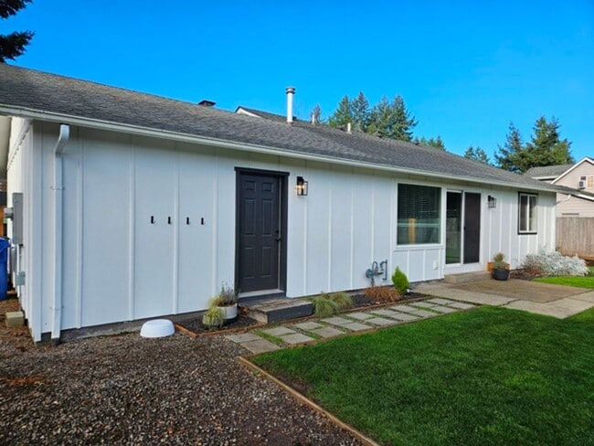 Building Photo - 3Bd/1Ba Single Story Home - For viewing!