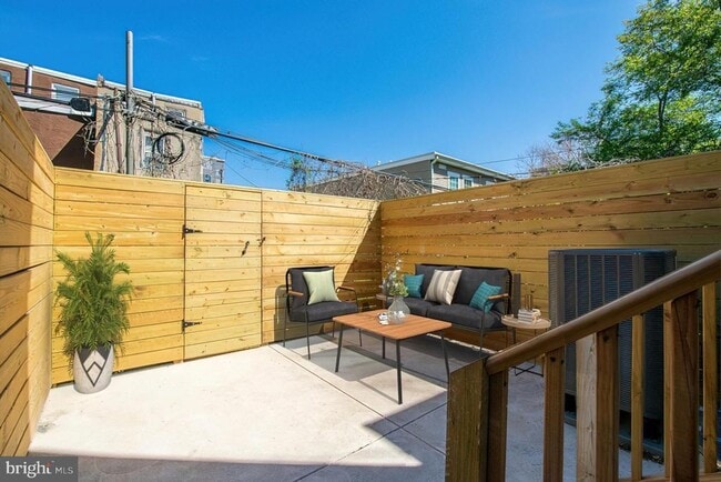 Building Photo - 2147 N Franklin St