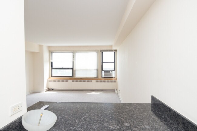 Building Photo - 4180 N Marine Dr