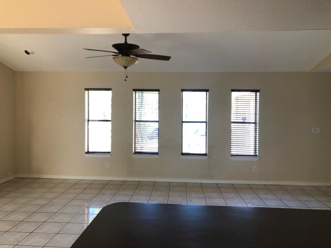 Building Photo - 230 Stern Dr