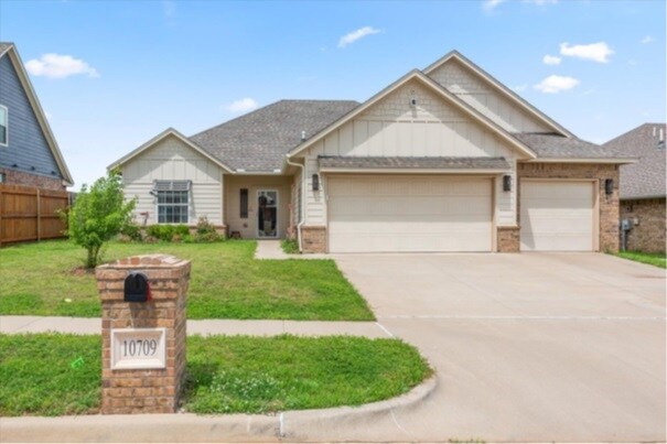 Primary Photo - 10709 Little Sallisaw Creek Dr