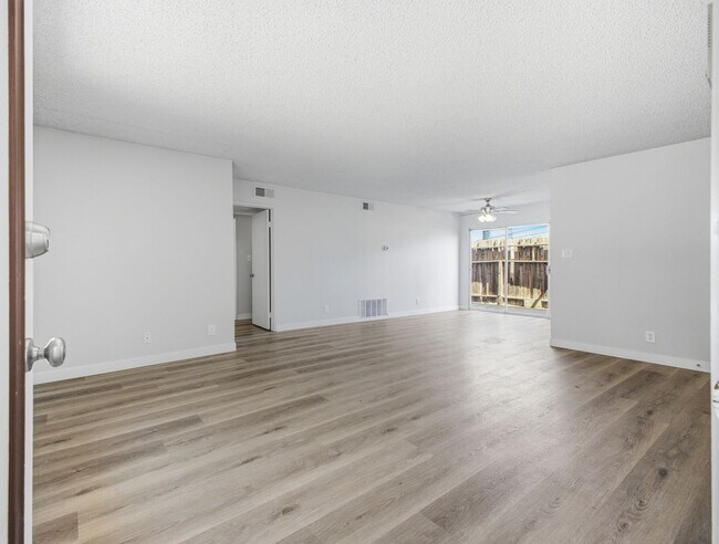Building Photo - Move-In Special! Sign a lease by the 15th and receive ½ OFF your first month's rent!