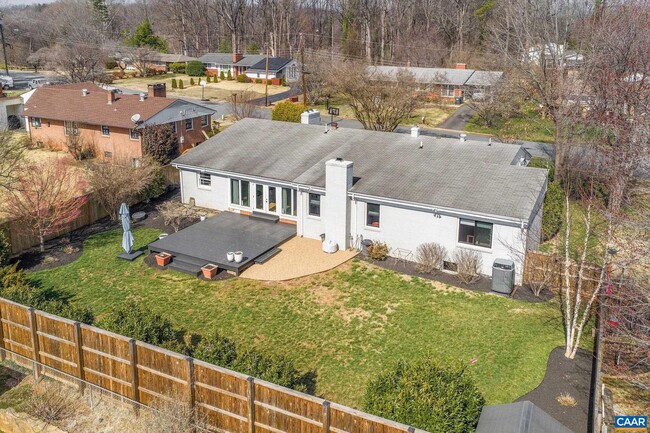 Building Photo - 1302 Lester Dr