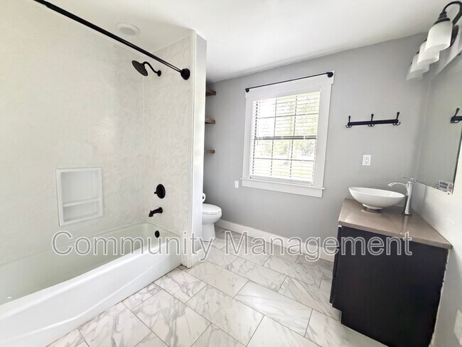 Building Photo - 11362 Cloverleaf Dr