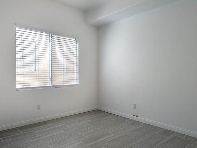 Building Photo - 1424 Bugle Boy Dr