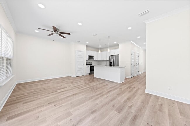 Building Photo - Bayou View