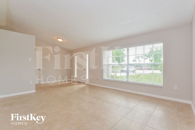 Building Photo - 860 Pintado Ct