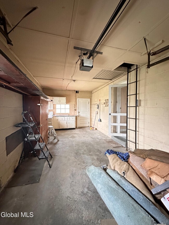 Building Photo - 75 Cardinal Ave