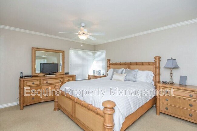 Building Photo - 5181 Via Calderon
