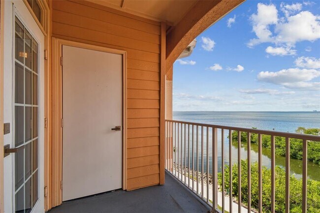 Building Photo - 5000 Culbreath Key Way