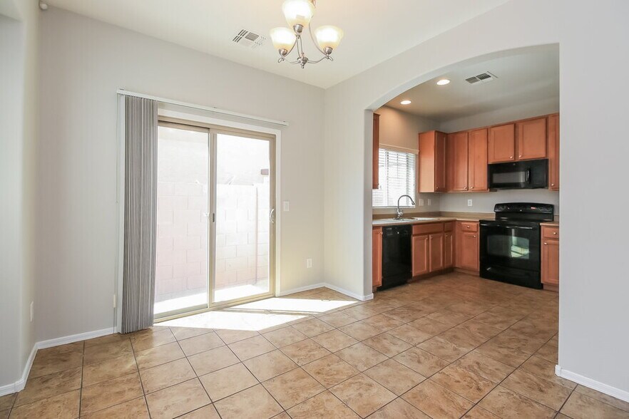 Building Photo - 425 N Ranger Ct