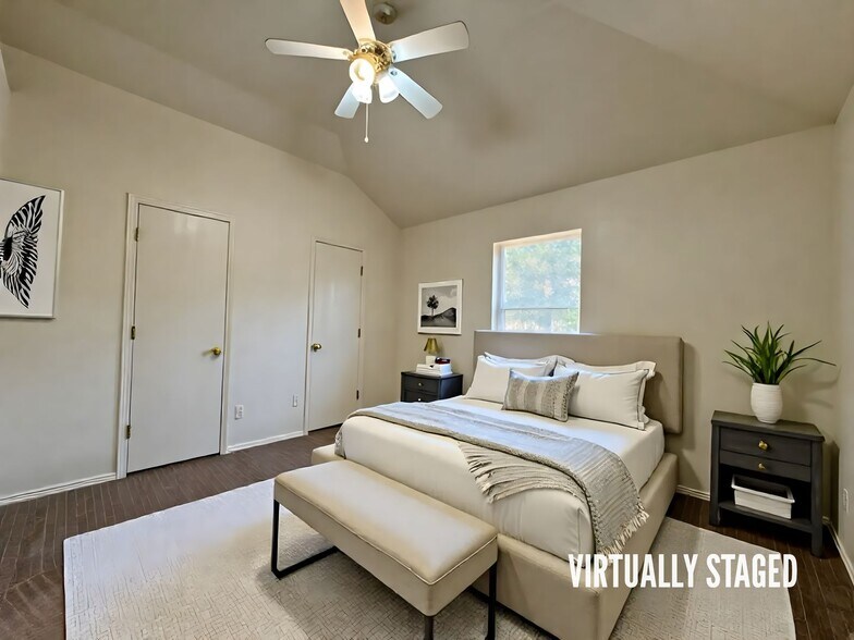 Building Photo - 4402 Jeff Scott Dr