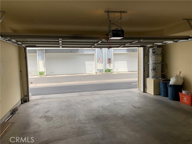 Building Photo - 2800 Plaza del Amo