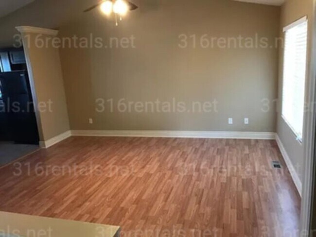 Building Photo - 8462 Granite Ct