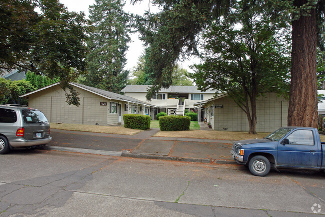 Building Photo - Calvary Court Apartments